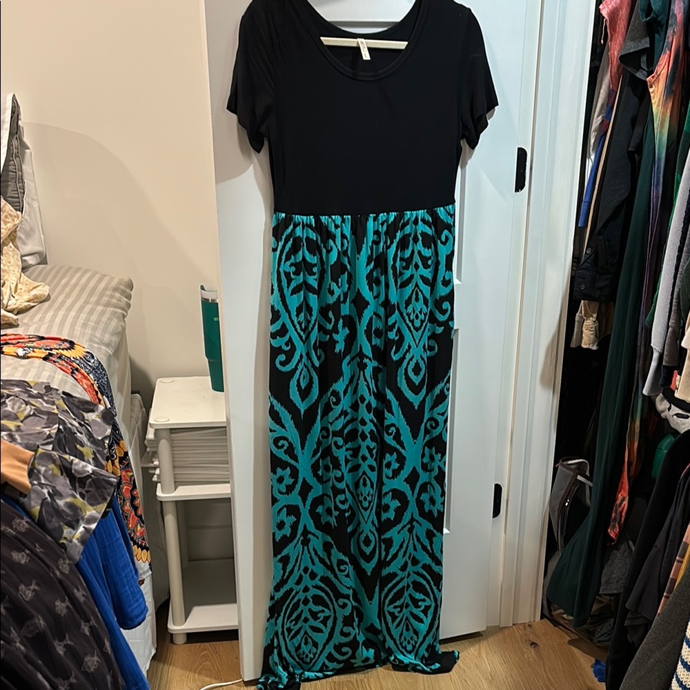 Elegant Black and Teal Maxi Dress